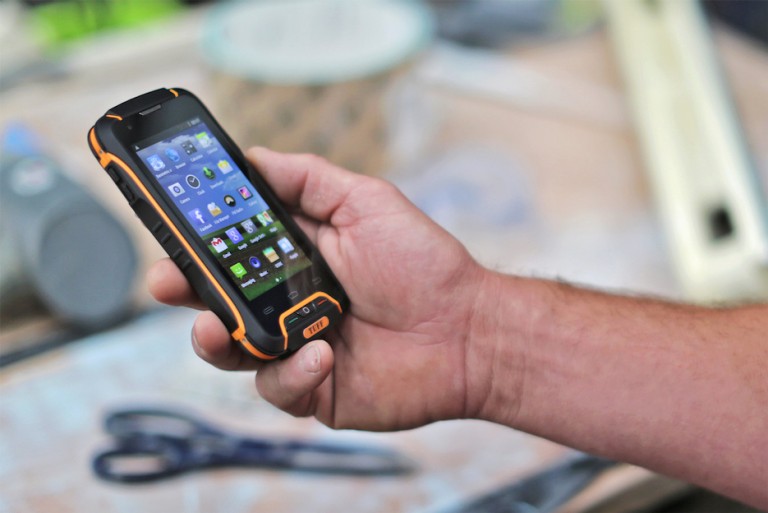 TUFF Phone T400 – Classic Sailor